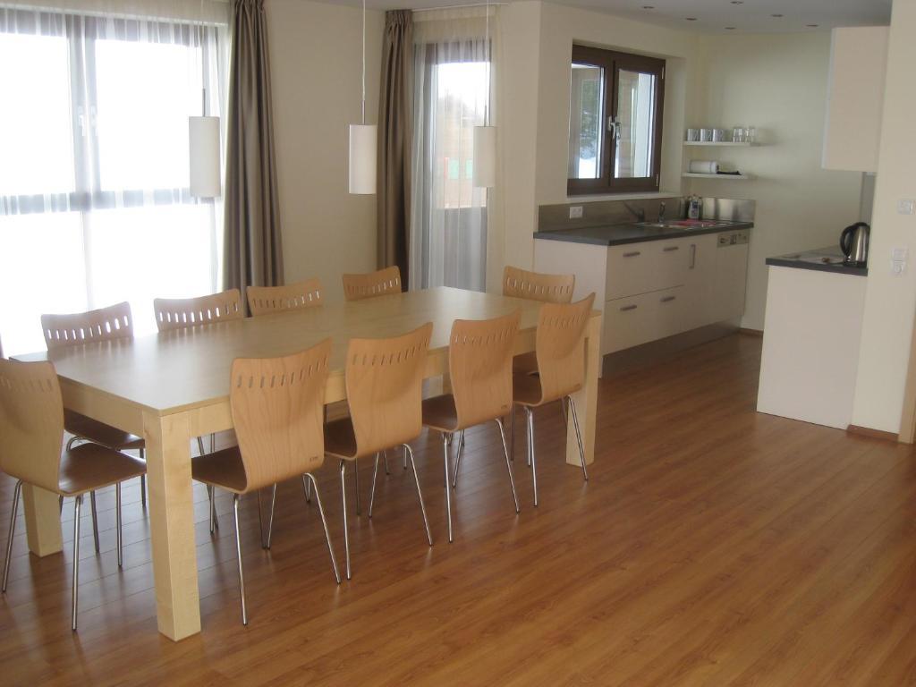 Bohemia Apartments Гаргеллен Номер фото
